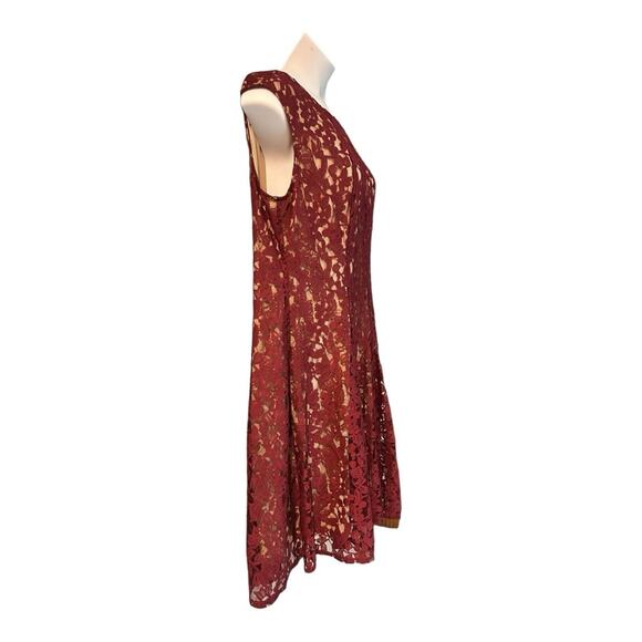 ⭐️Gabby Skye Lace Maroon Fit & Flare Sleeveless Illusion Overlay Party Dress - Picture 4 of 15